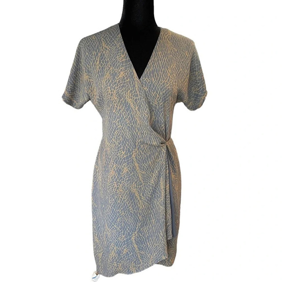 Aritzia Babaton Wallace Wrap Mini Dress XS - Picture 3 of 9